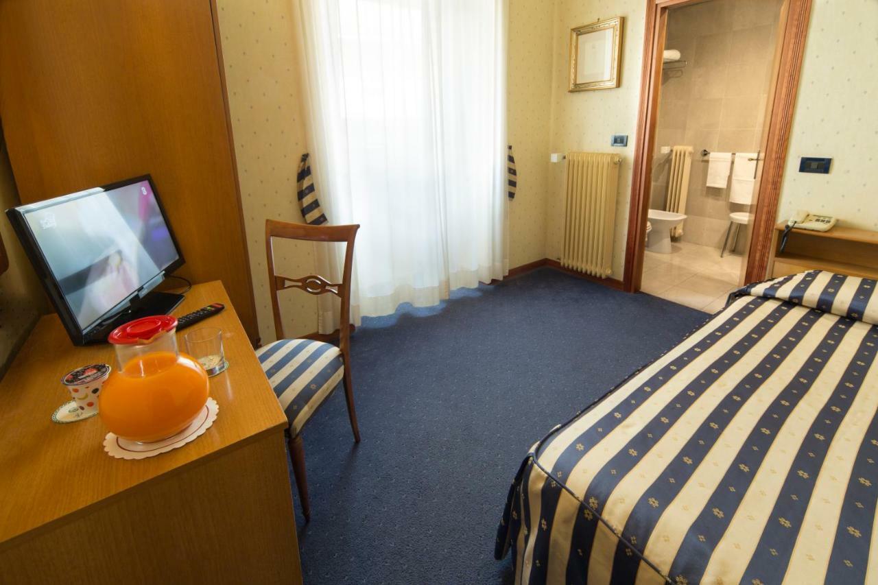 Hotel De Paris Терни Экстерьер фото