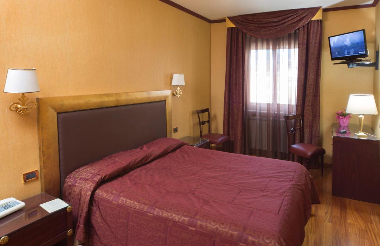 Hotel De Paris Терни Экстерьер фото